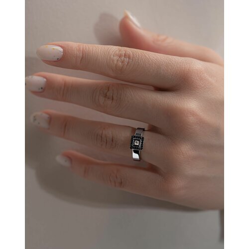 Кольцо Trade Jewelry из белого золота 585 пробы с бриллиантами белыми и черными