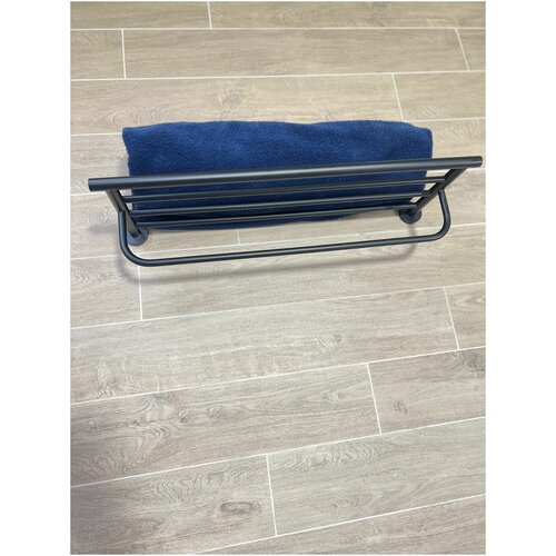 Полка для ванной комнаты с держателем для полотенец черная