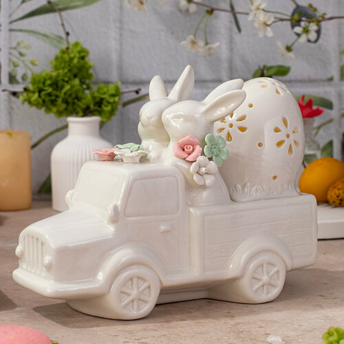 Фигурка LED кролики на грузовике 17 см 2163₽