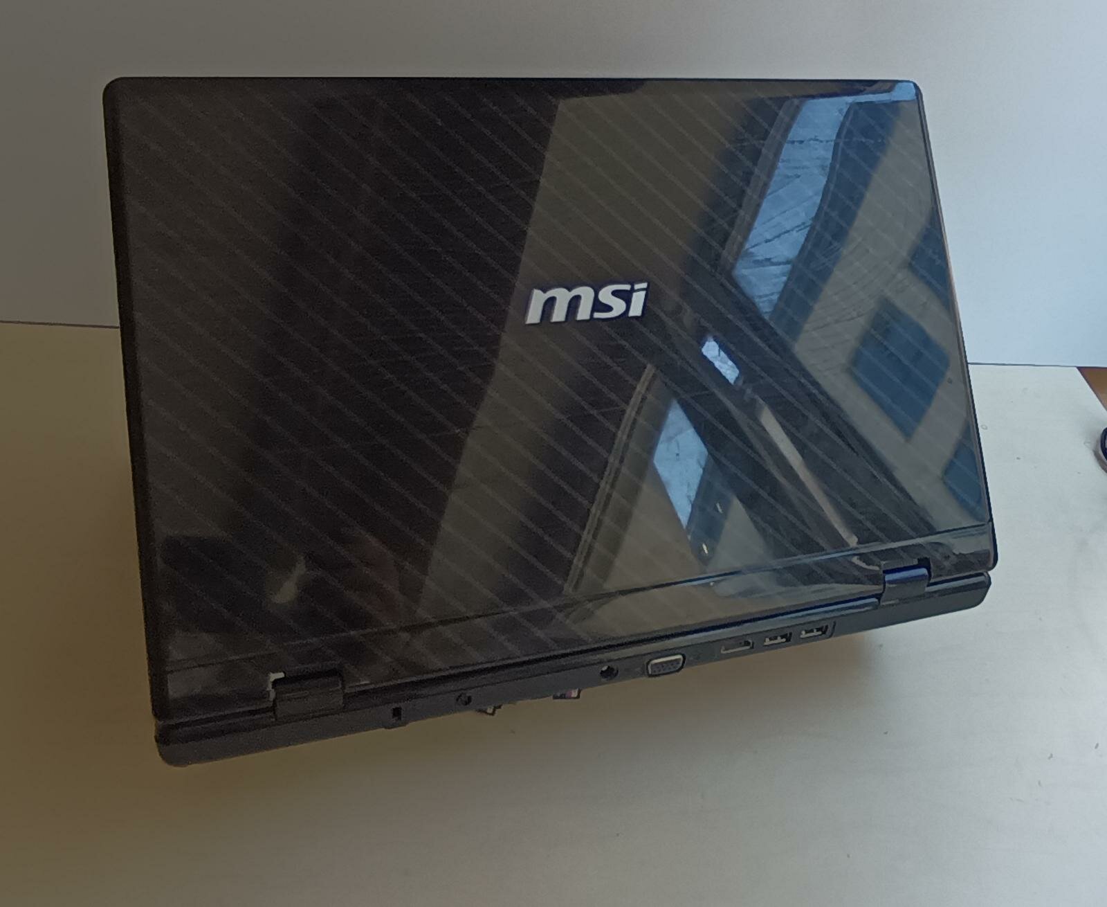 MSI CR620 без аккумулятора ноутбук