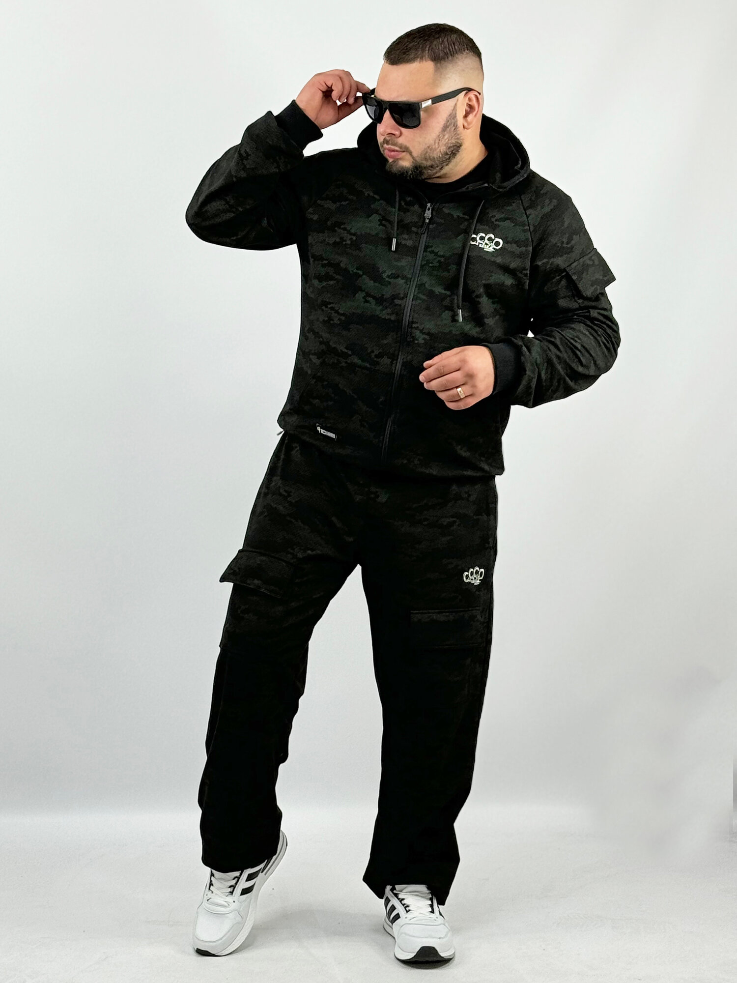 Костюм спортивный