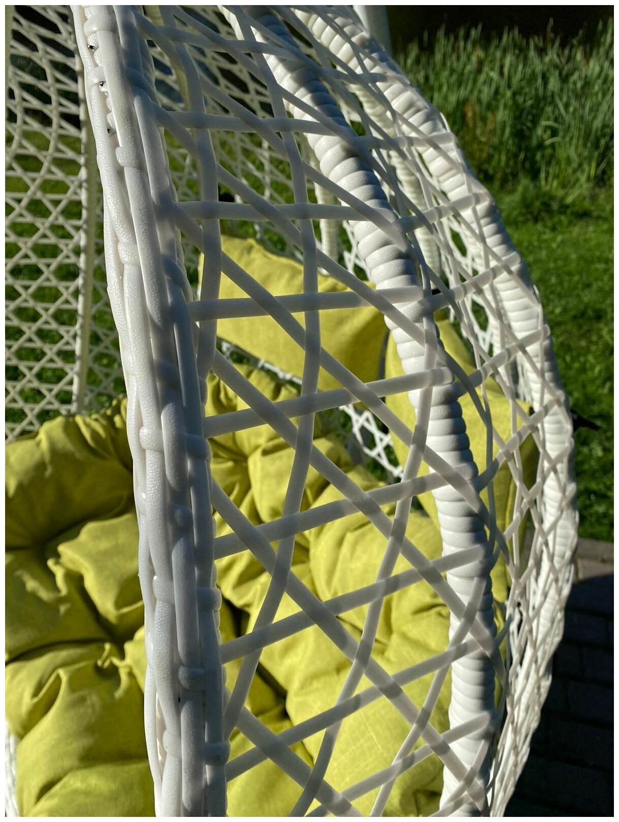 Подвесное двухместное кресло-кокон фиджи белый + каркас (салатовая подушка, рогожка) - фотография № 2