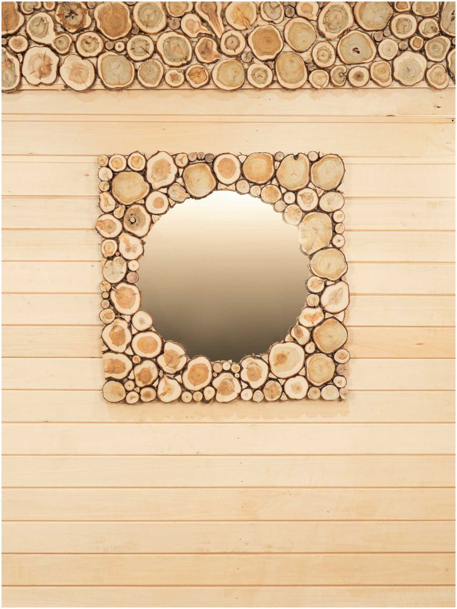 Зеркало для бани и сауны в раме из можжевельника квадратное