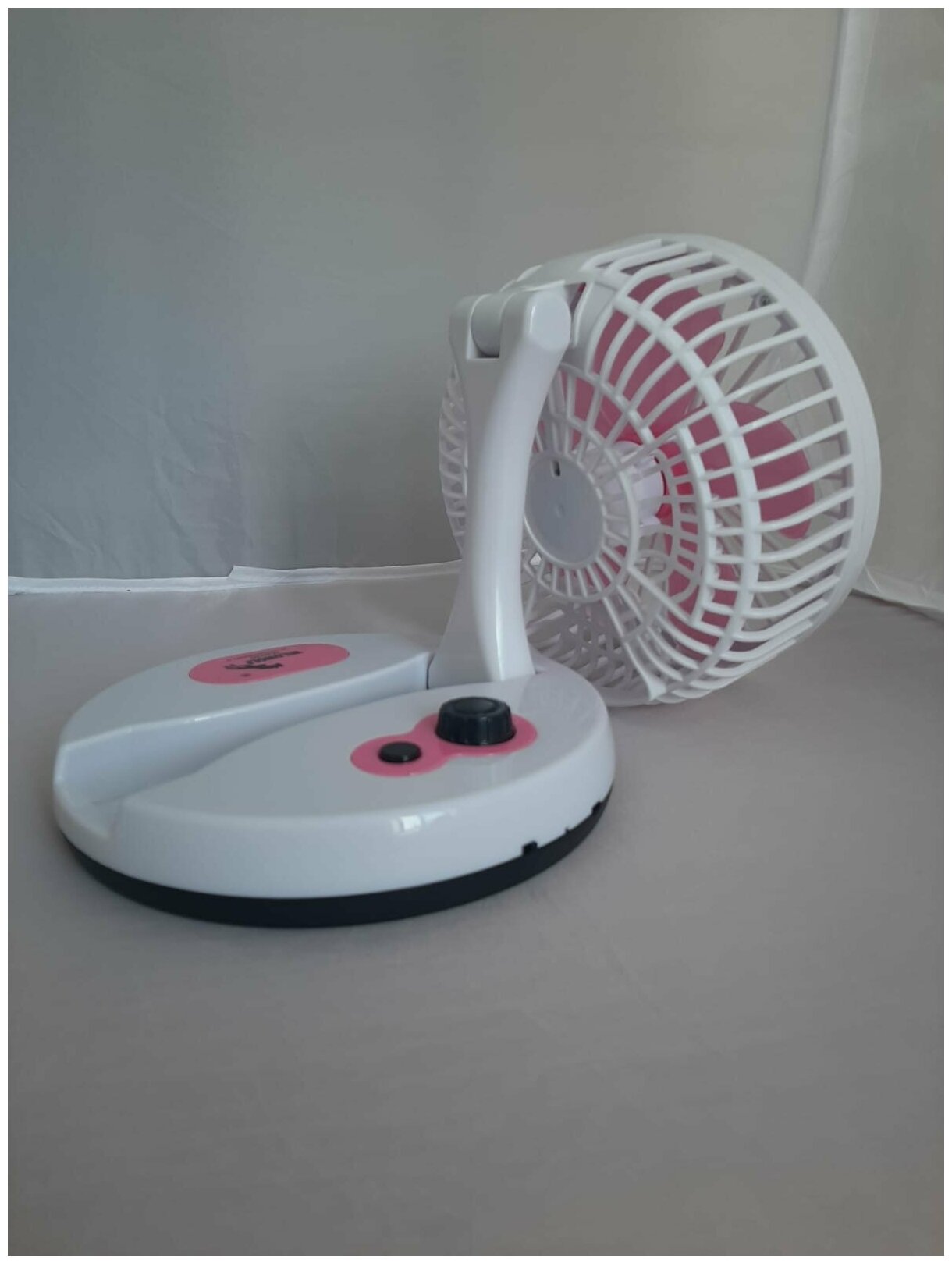 Настольный вентилятор Foldind Fan YT-M2026 Pink Folding Fan - фото №4