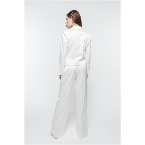 Пиджак укороченный молочный из атласа ANNAIVANOVA