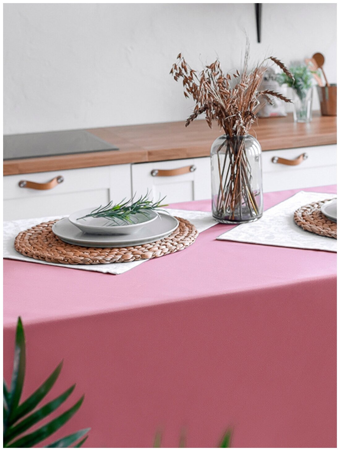 фото Скатерть столовая овальная водоотталкивающая