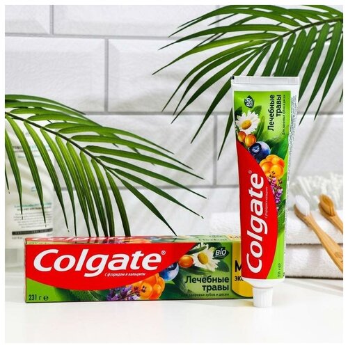 Зубная паста Colgate Лечебные травы, ромашка, 150 мл