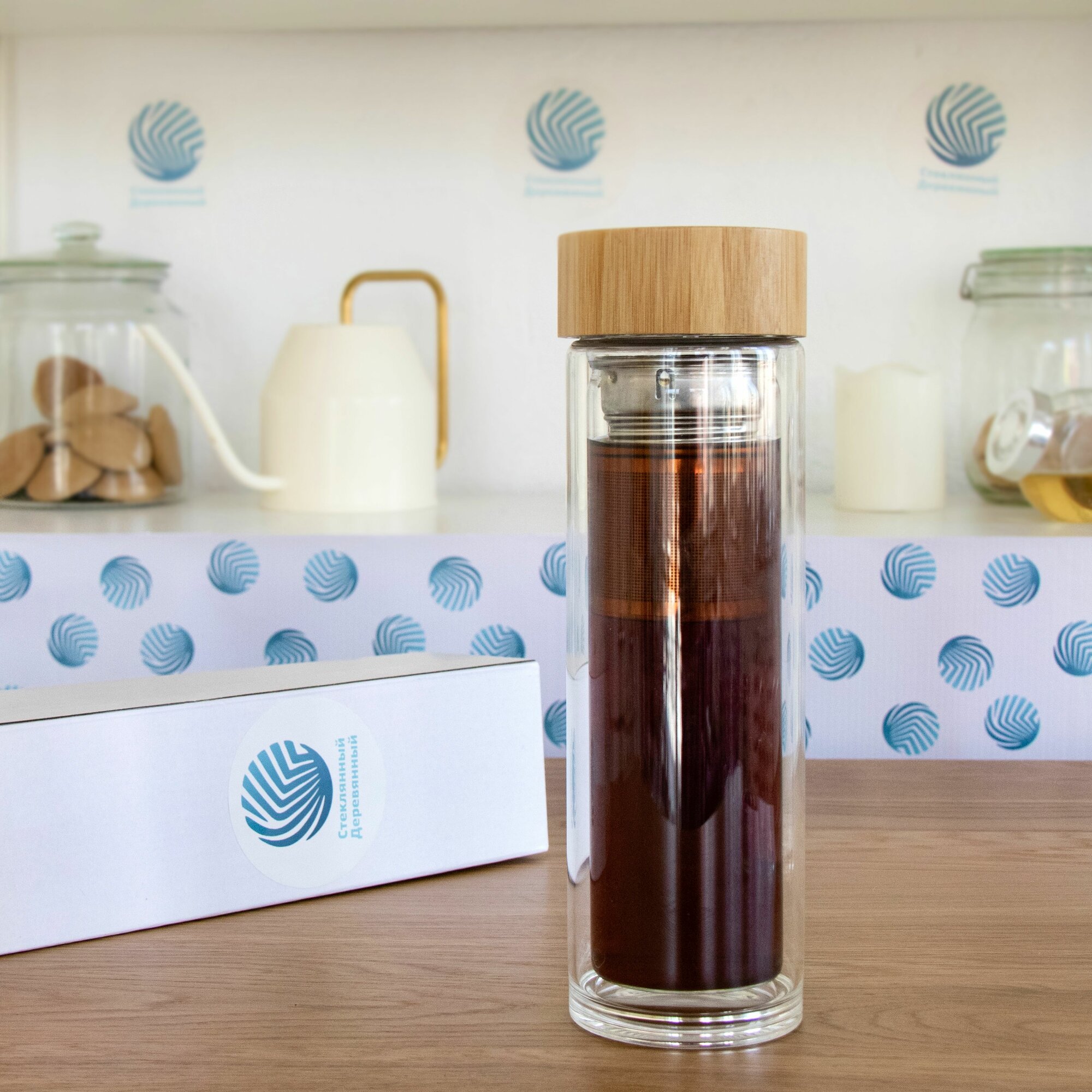 фото Термокружка стеклянная 350 мл с деревянной крышкой и стальным ситечком