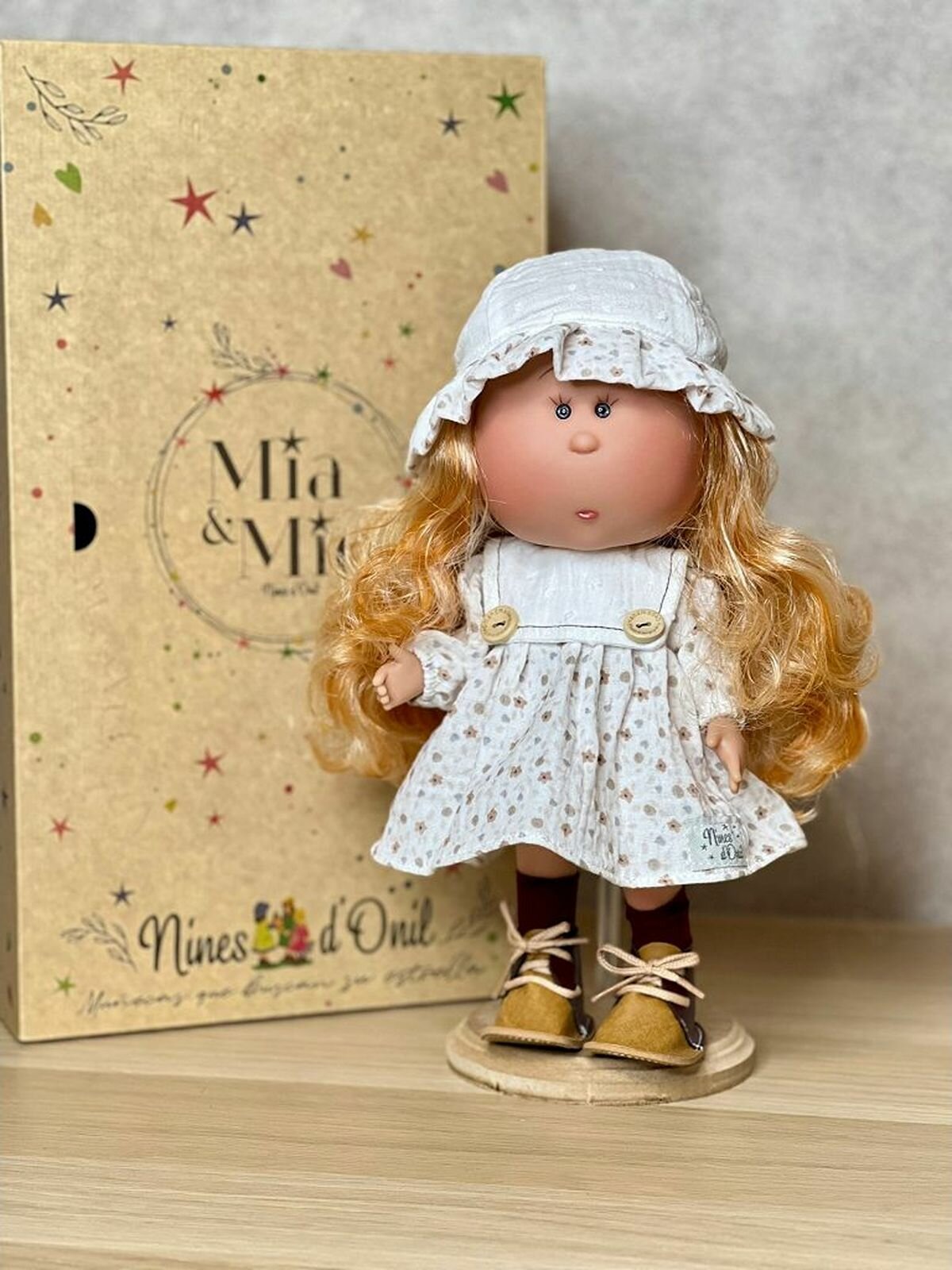 Кукла Nines виниловая 30см MIA CASE (3402A)
