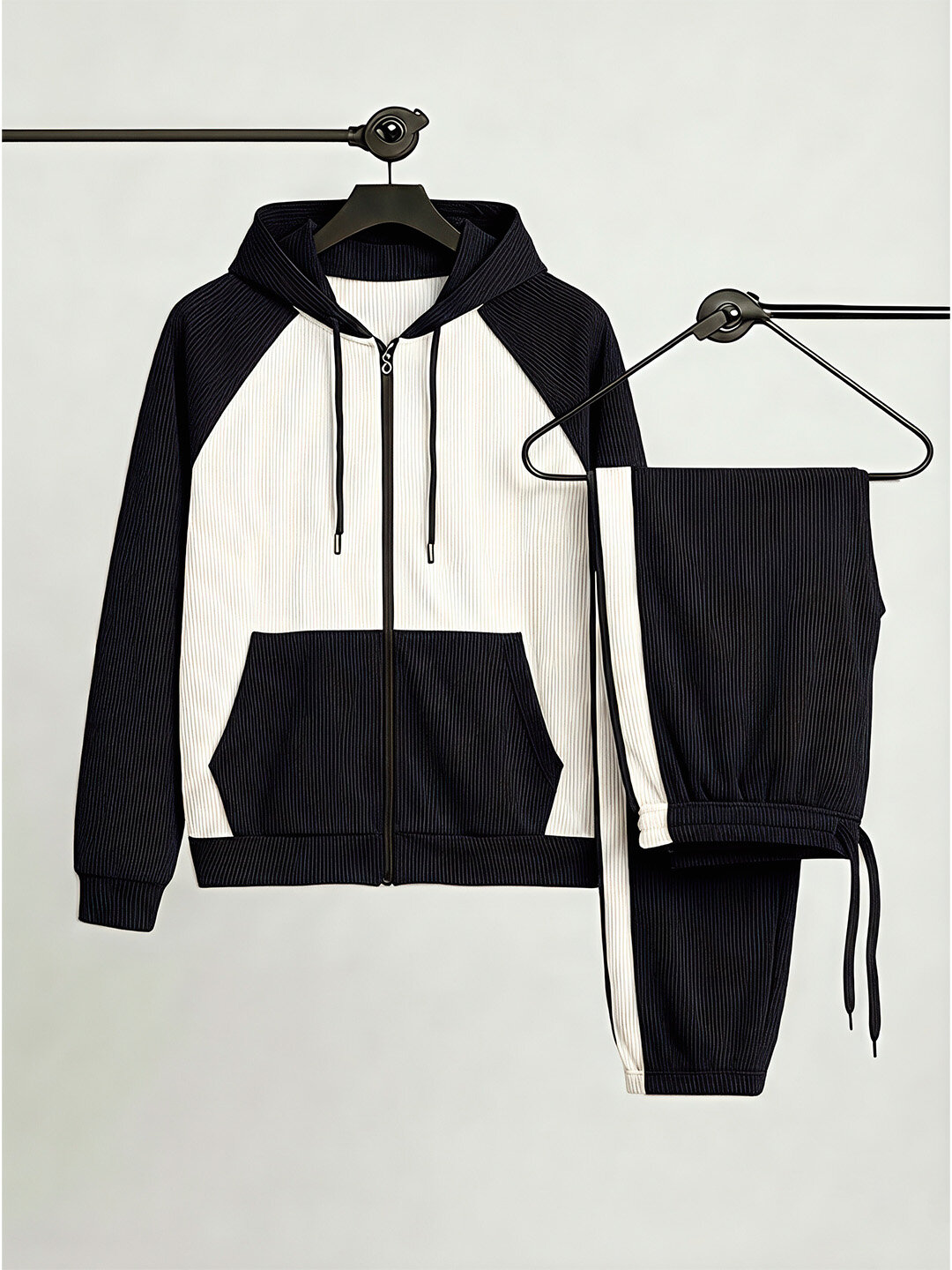 Костюм спортивный