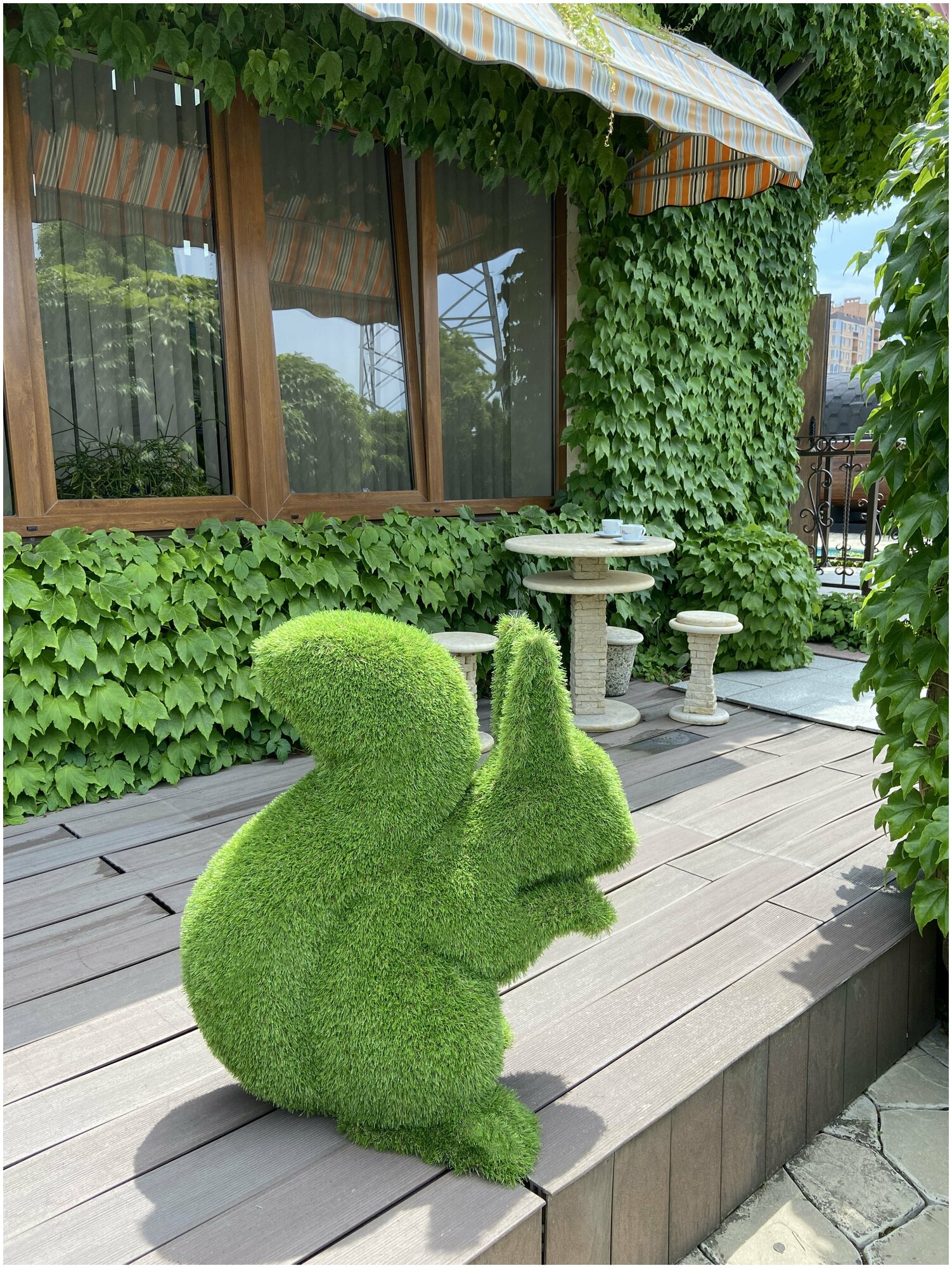 Садовая фигура топиари Белка, Topiary Frame, искусственный газон - фотография № 1
