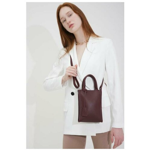 фото Кросс-боди, отдел на молнии, длинный ремень, цвет бордовый nemarket