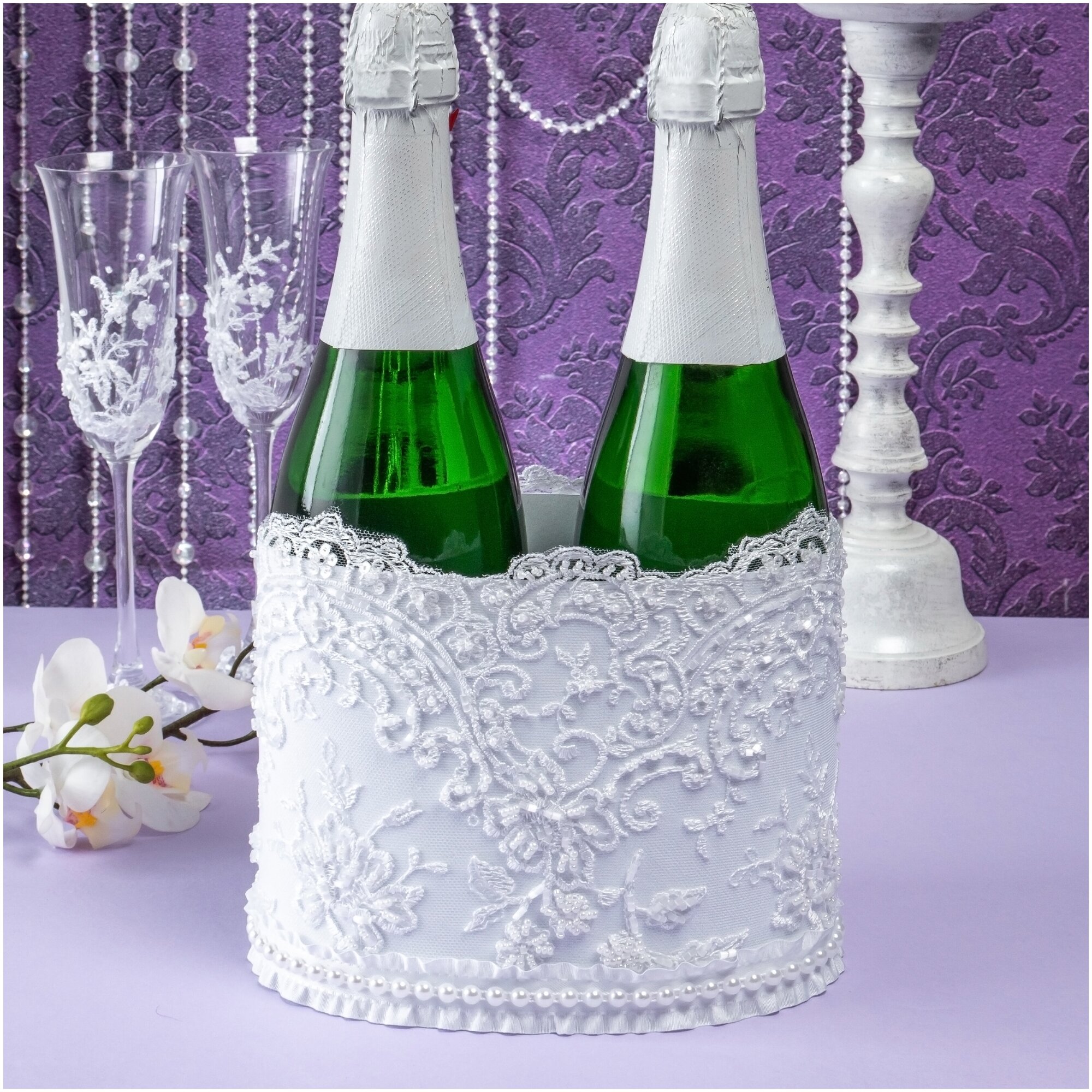 Роскошный тубус для двух бутылок шампанского на свадьбу и годовщину "Глория" из белого атласа с кружевным декором