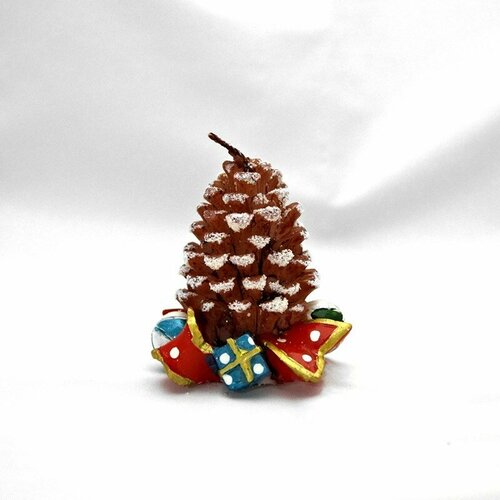 Свеча Шишка с подарками 7х7х7 см 4 шт Русские Подарки 1345₽