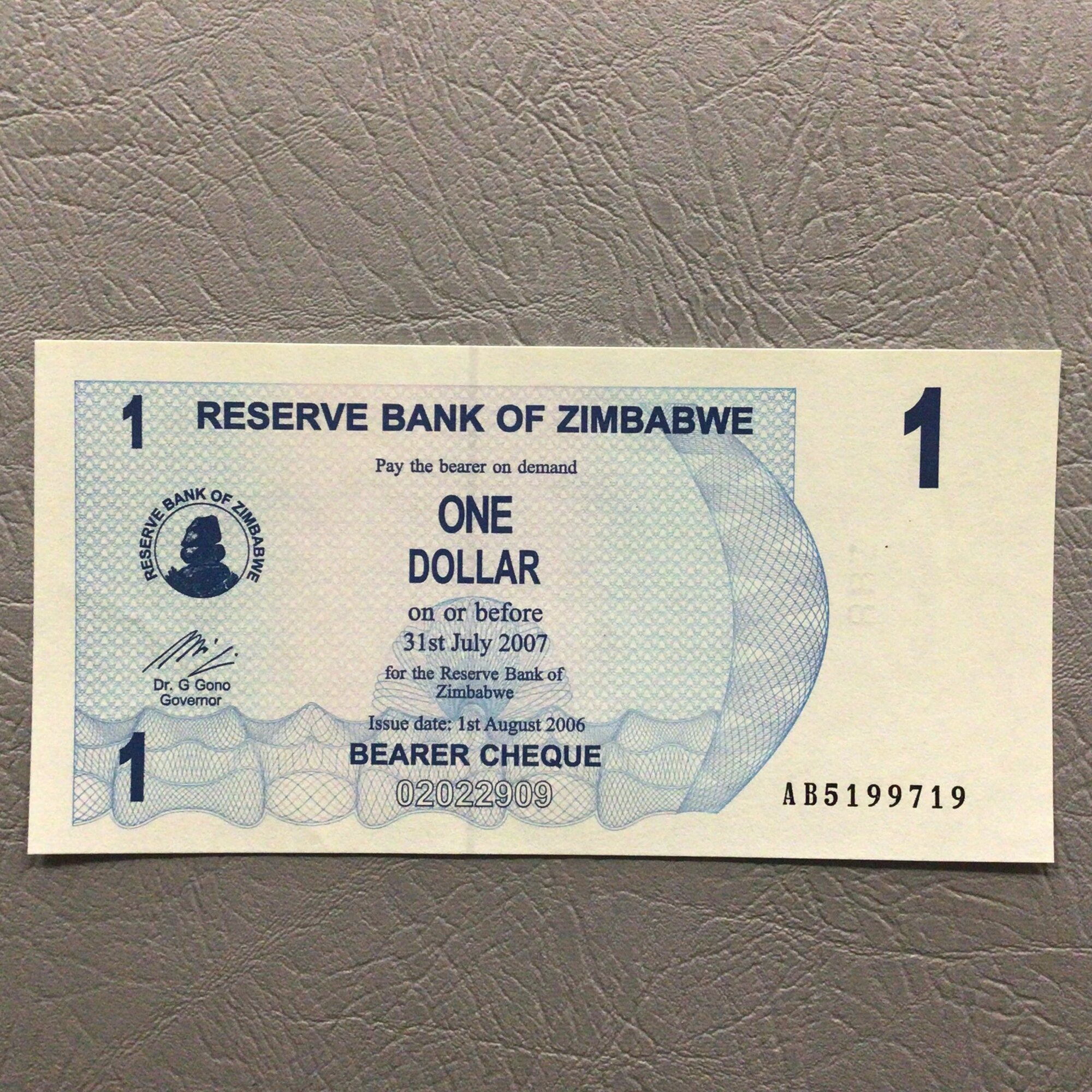 Банкнота Зимбабве - 1 доллар 2007 UNC арт 80
