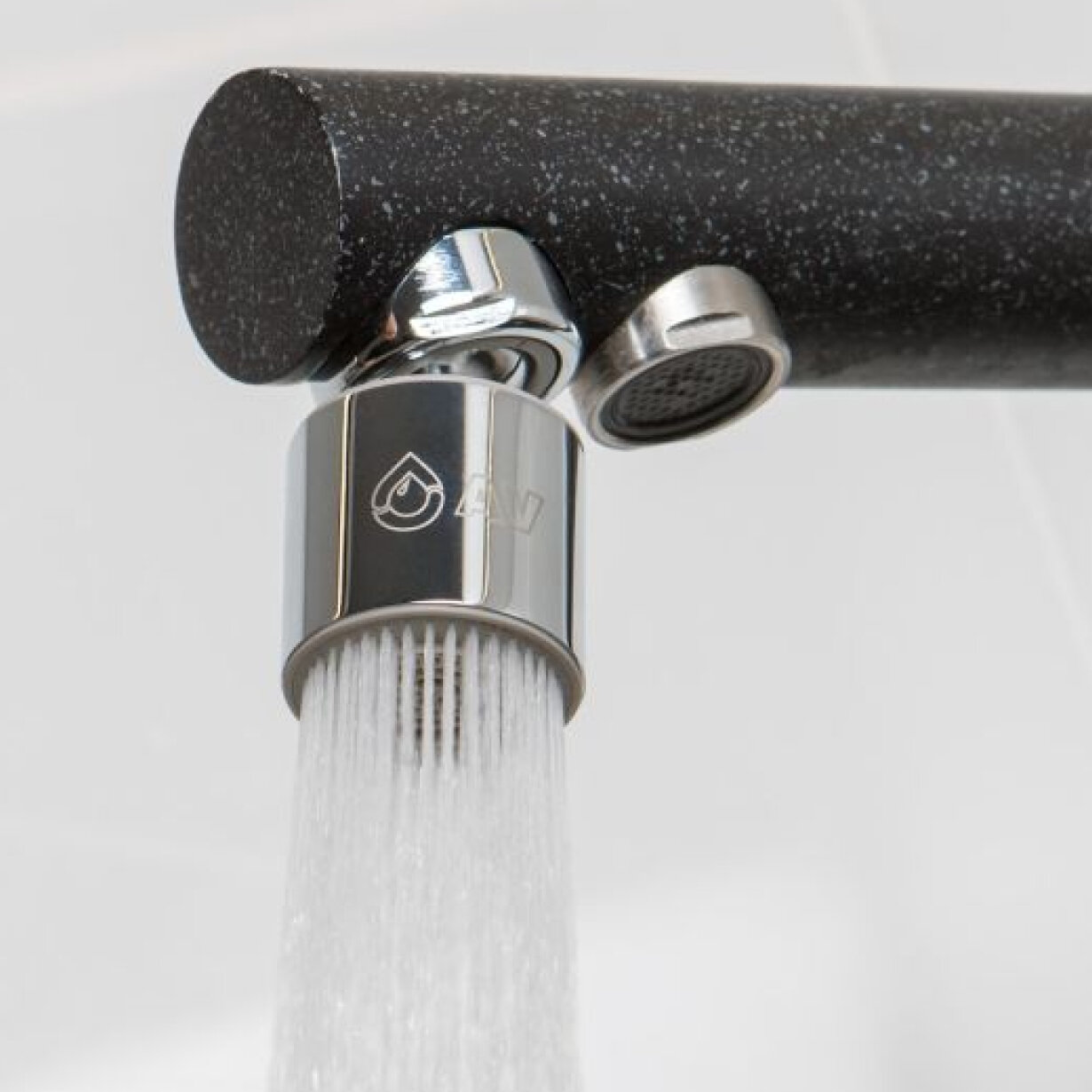 Картинки Аэратор для смесителя подвижныйвн. с ключом и переходом, AV Engineering (AVSSS-123)