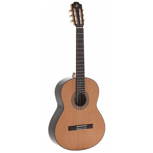 Классическая гитара Admira A6