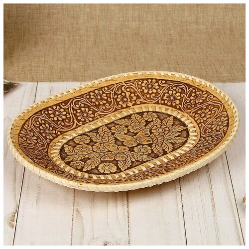 фото Тарелка «бабочки в цветах», овальная, 27х21х2 см, береста qwen