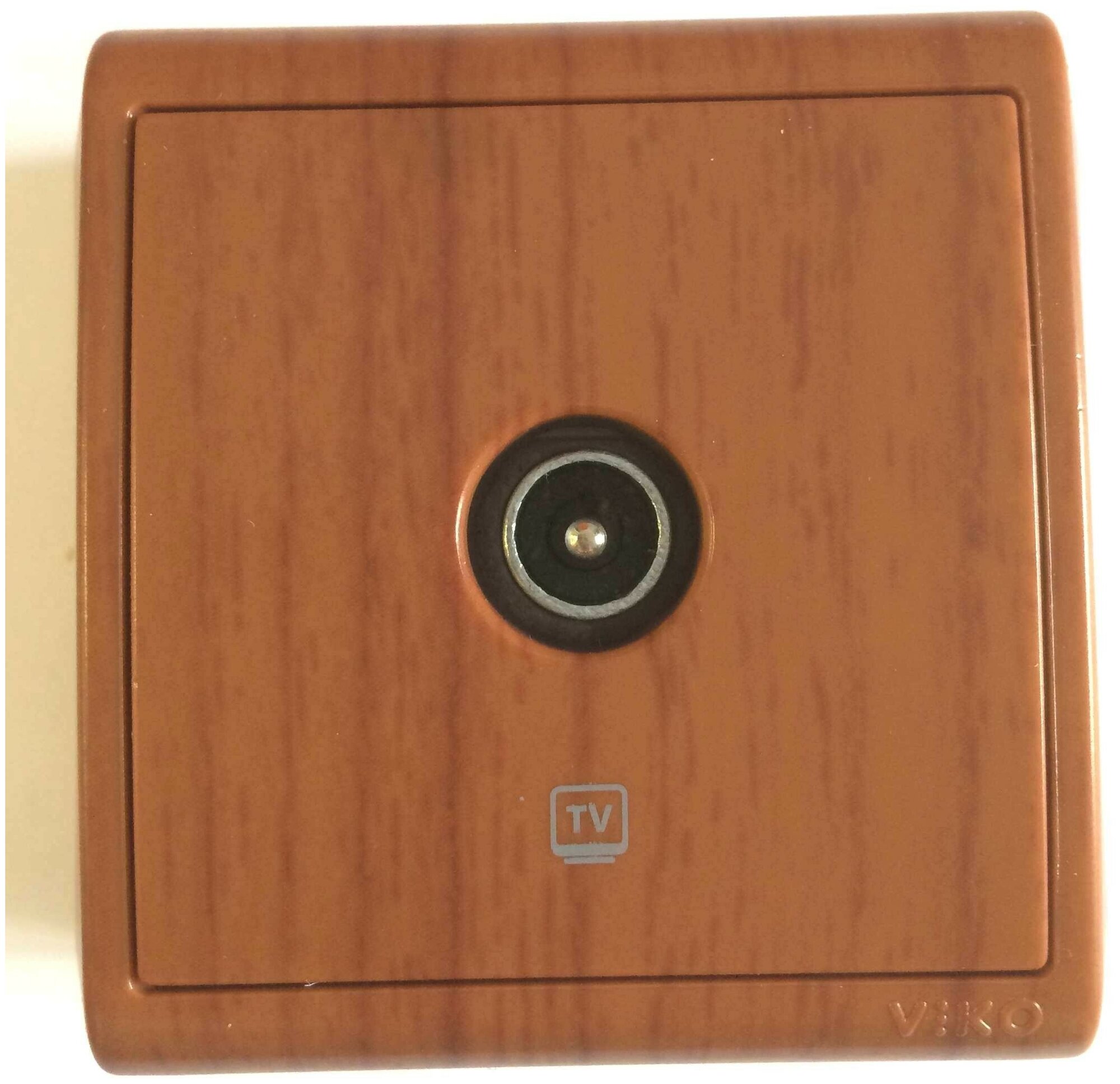 фото Розетка тв накладная (не встраиваемая) под дерево красное Viko Vera, 90682260