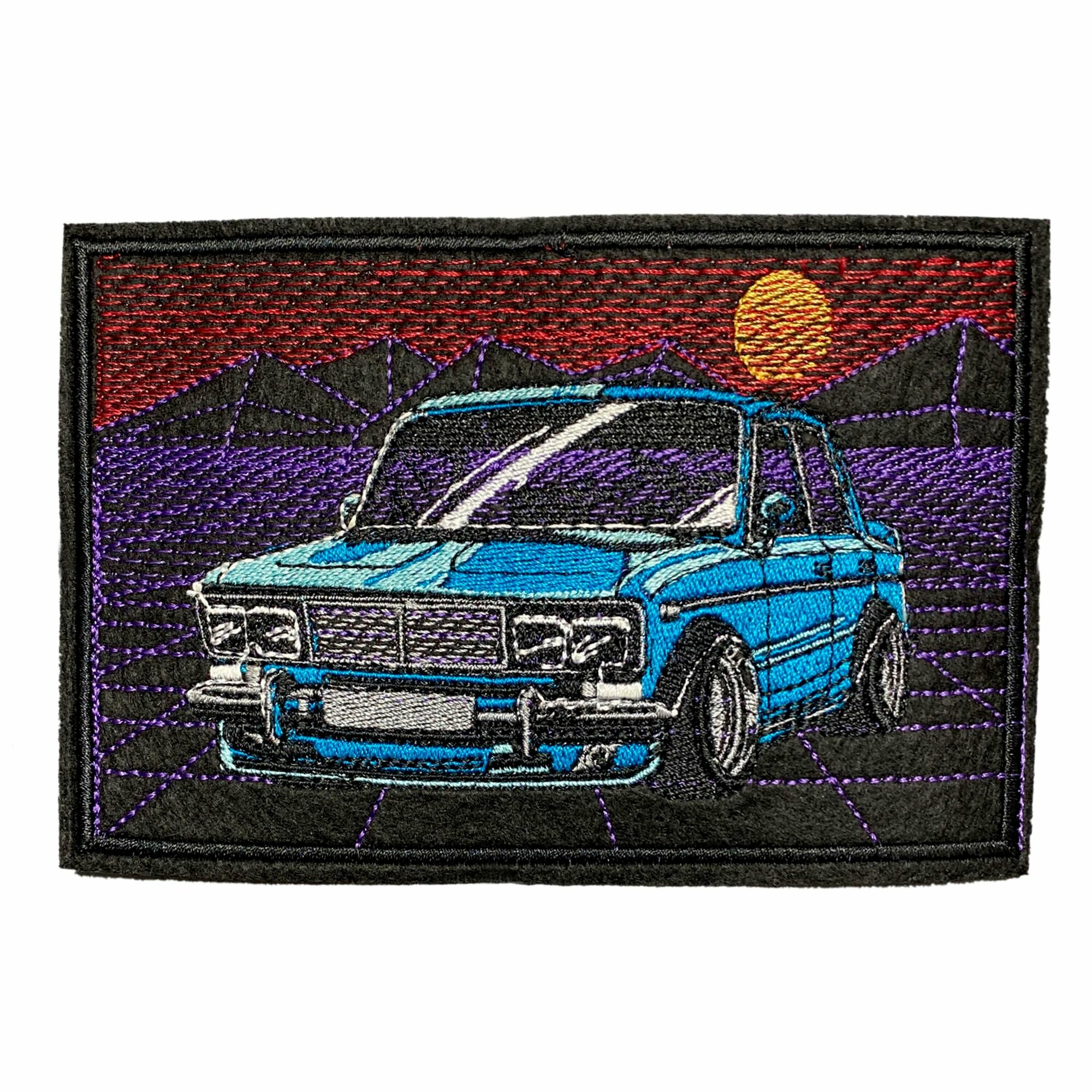 Нашивка, шеврон, патч (patch) ВАЗ 2106 на фоне ретровейв аниме, размер 14*9,3 см
