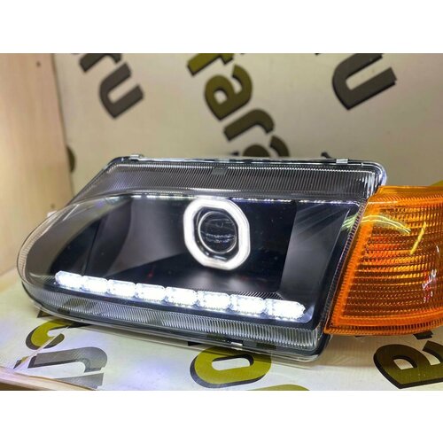 Фара на ВАЗ 2113-2115 с линзой и бегущим поворотником