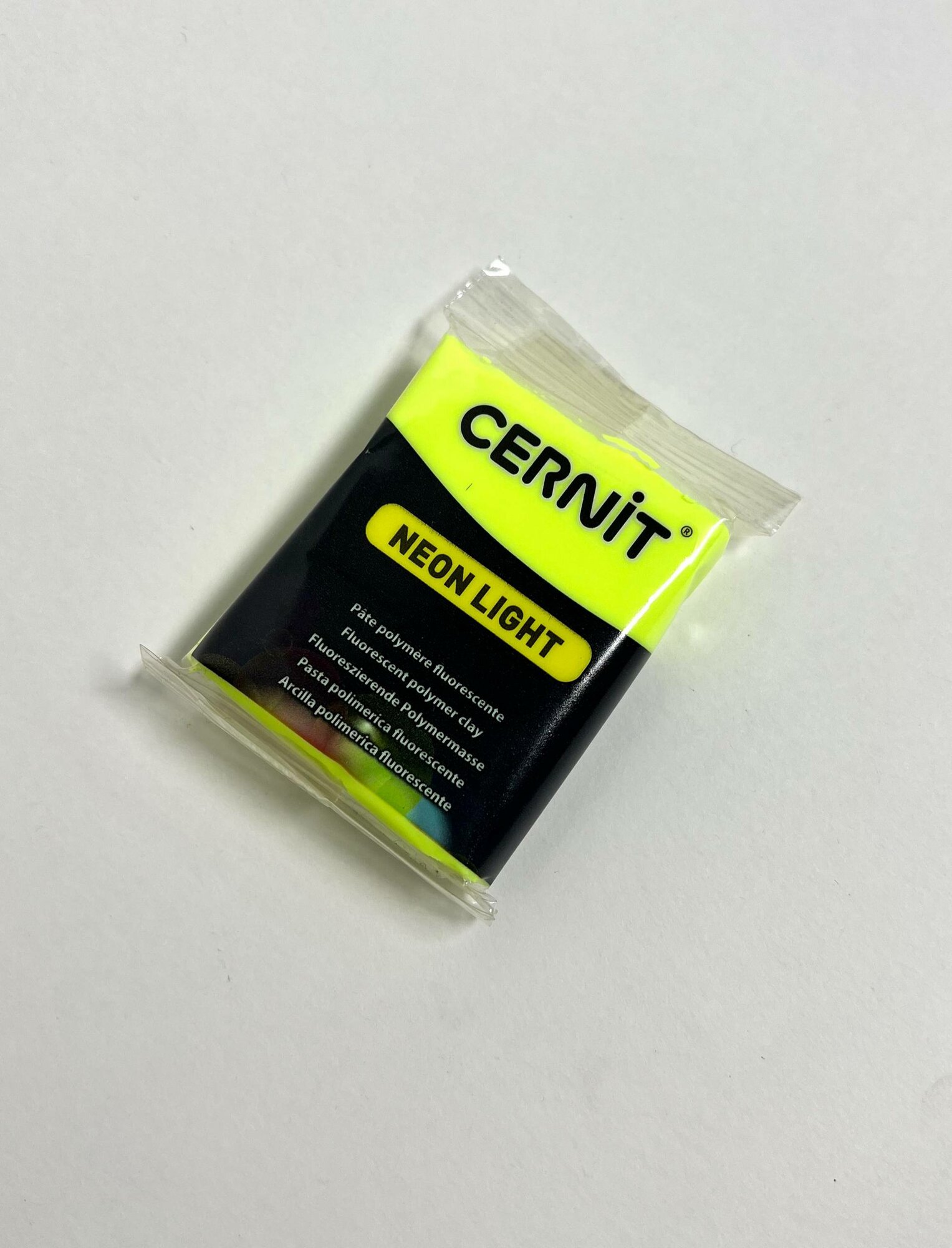 Полимерная глина Cernit "Neon yellow", цвет жёлтый неоновый, 56 грамм для лепки из полмерной глины — фото 1