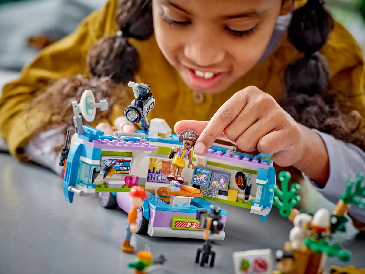 Конструктор LEGO Friends 41749 Фургон отдела новостей