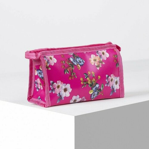 фото Косметичка розовый нет бренда