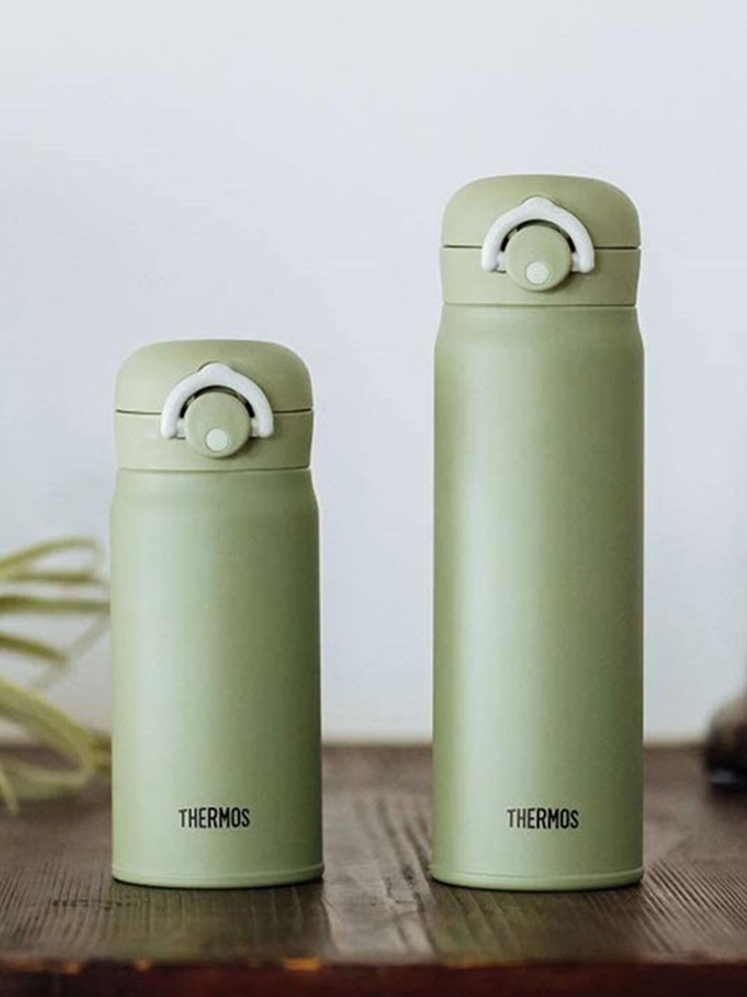 Термос для напитков Thermos JNR-601 KKI 0.6л. оливковый (561480) - фотография № 3