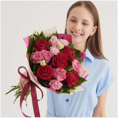 Изображение товара Букет из роз и лизиантусов Бархат