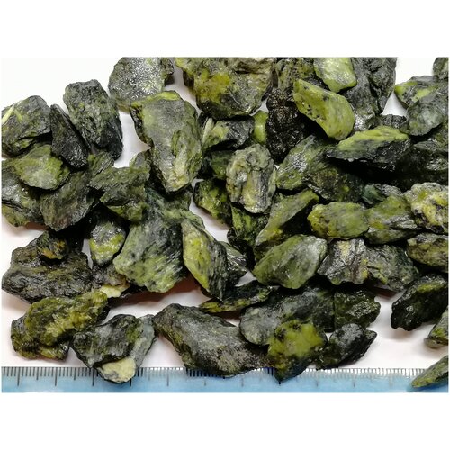 Змеевик каменная крошка фракция 5-20 мм (фасовка 1 кг)