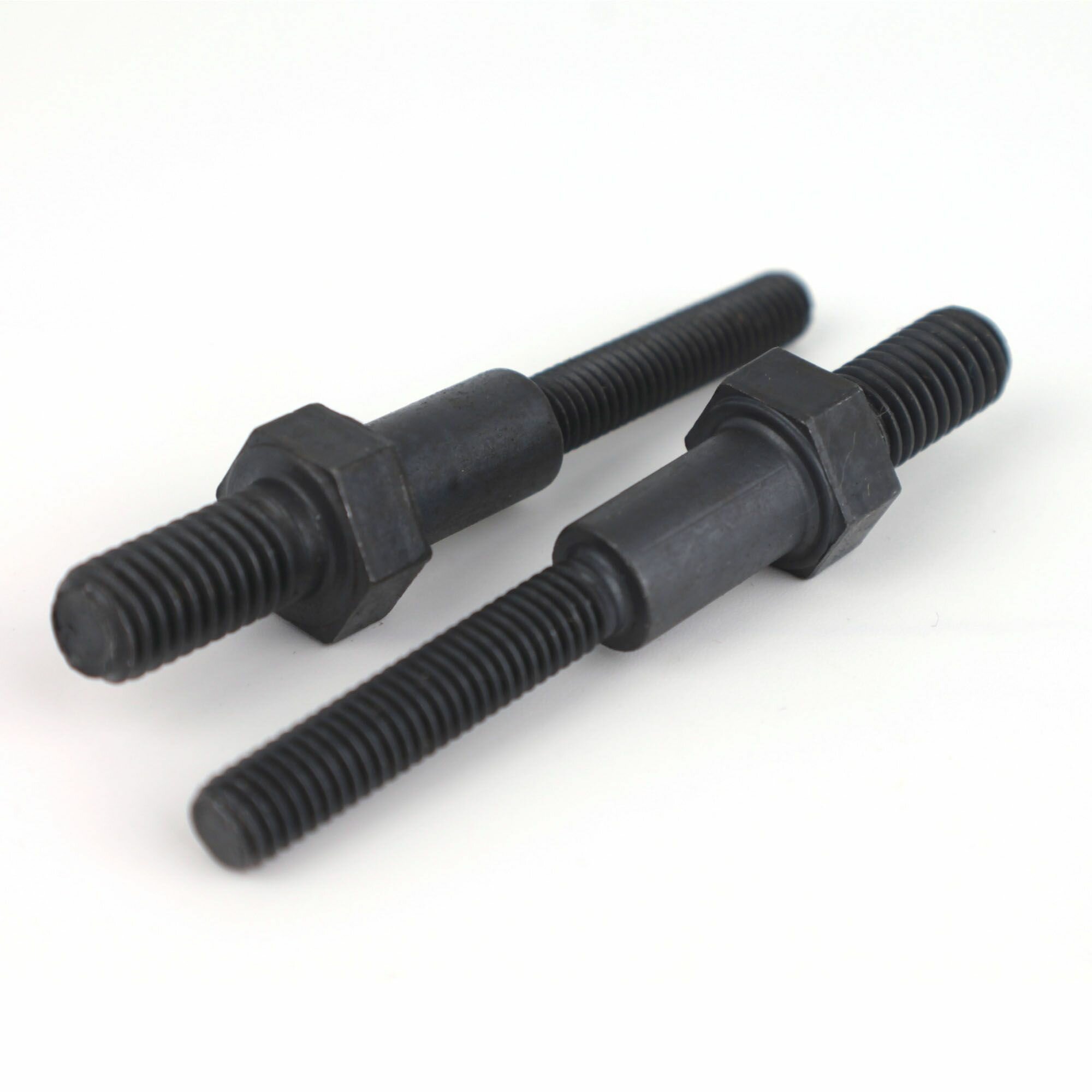 фото Шпилька (болт) крепления (2 штуки) клапанной крышки (экрана двигателя) головки блока цилиндров для ВАЗ 2110-2111-2112, 2113-2114-2115 Самара (Samara), Калина (Kalina) 1117-1118-1119, 2192-2194, Приора (Priora) 2170-2171-2172, Гранта (Granta) 2190-2191