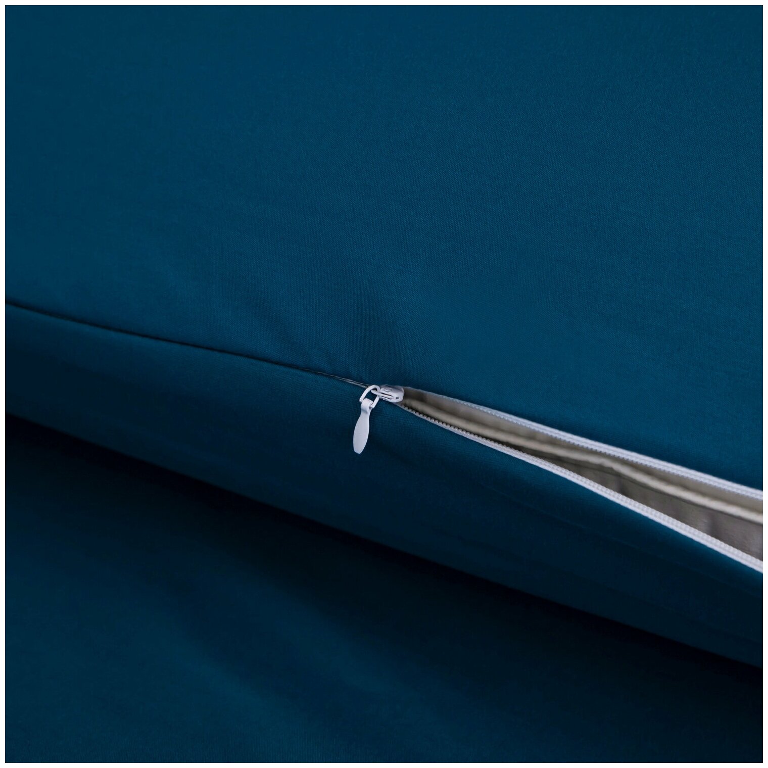 Комплект постельного белья ситрейд Евро однотонный морская волна с простыней на резинке, Сатин, наволочки 50x70, 70x70 по 2 шт. - фотография № 19