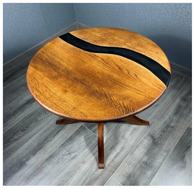 фото Круглый стол из массива с чёрной рекой в классическом стиле Круглый стандарт