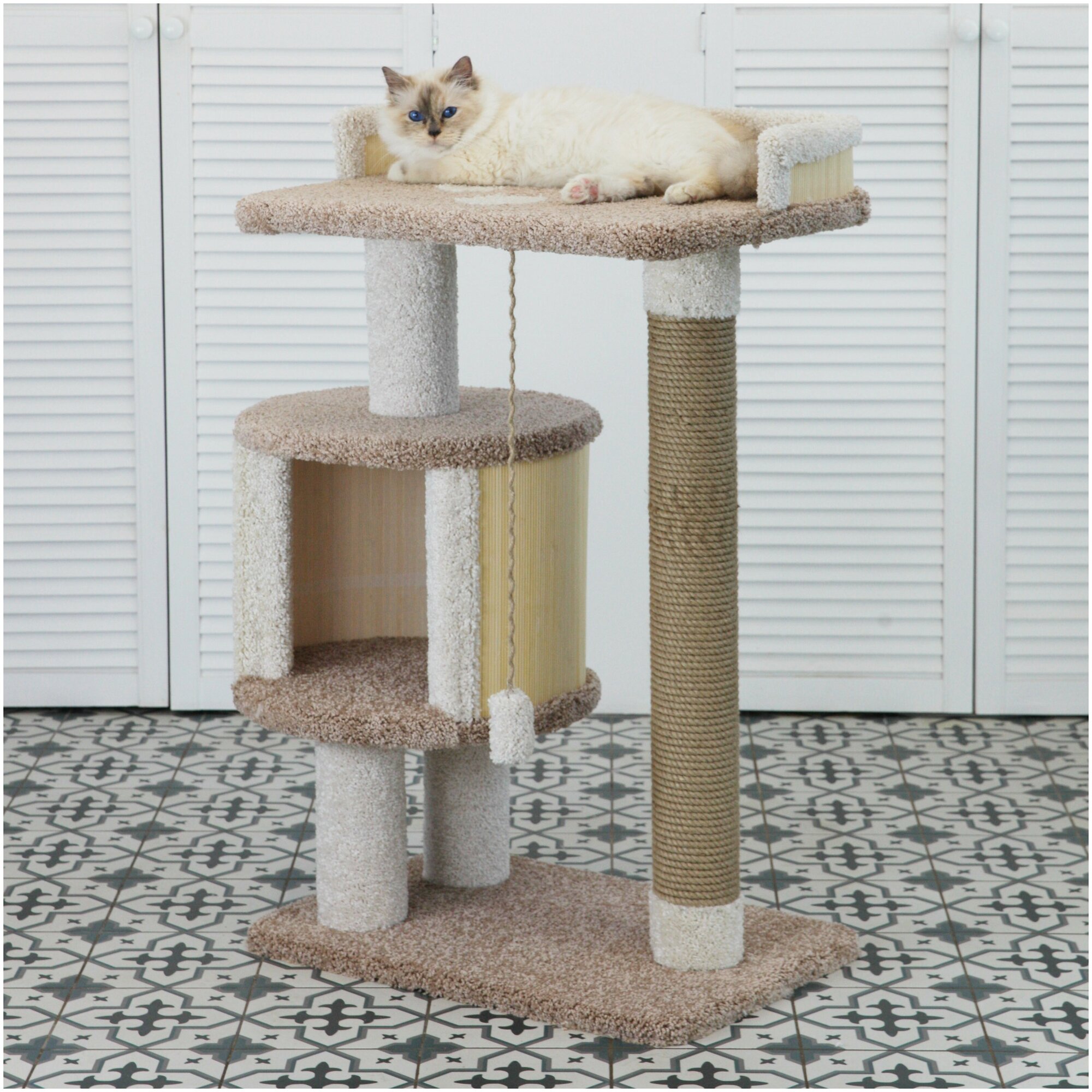 Домик для кошки Котомастер "Барни" высота 100см, капучино/ваниль - фотография № 1