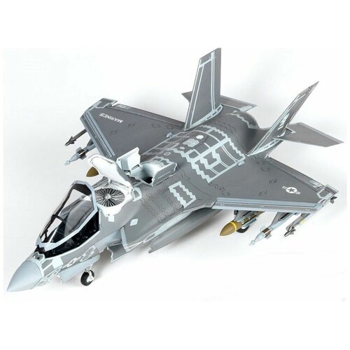 Модель для сборки USMC F-35B VMFA-121 Green Knights (1:72)