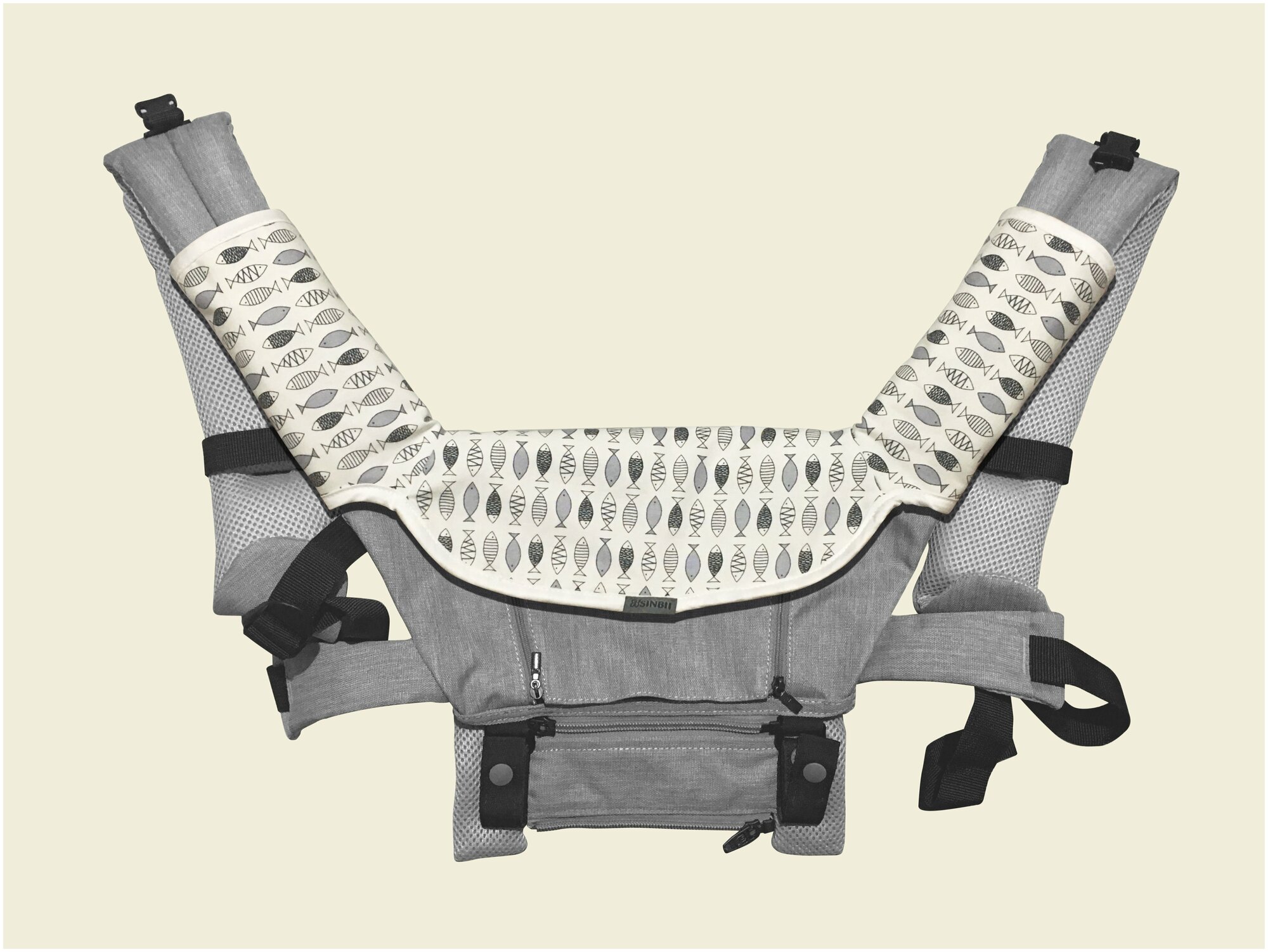 Накладка (нагрудник) Sinbii для обсасывания на лямки и воротничок эргорюкзака, хипсита. Рыбки