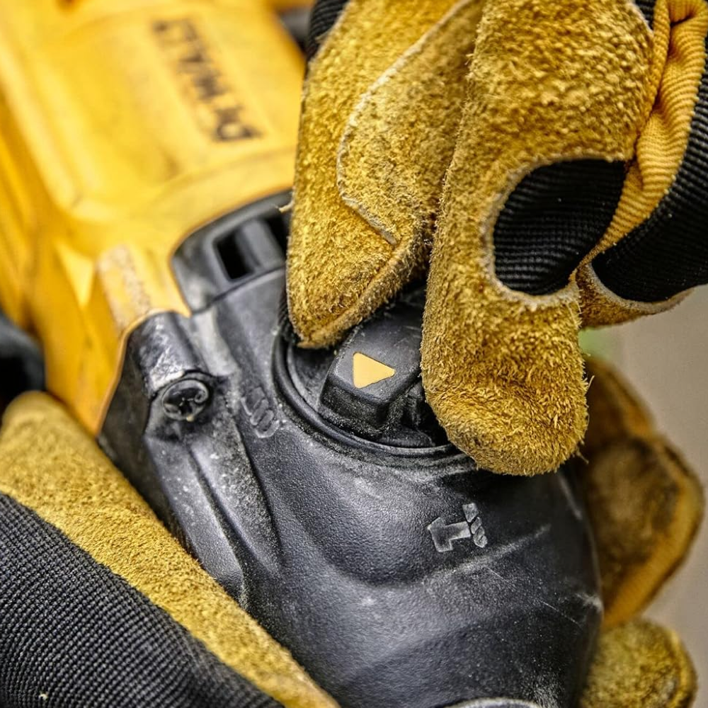 Перфоратор DeWALT D25033 — фото 1