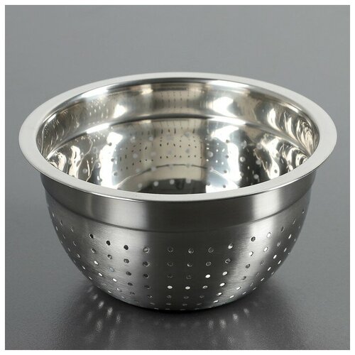 Дуршлаг из нержавеющей стали d18 см без ручек 977₽