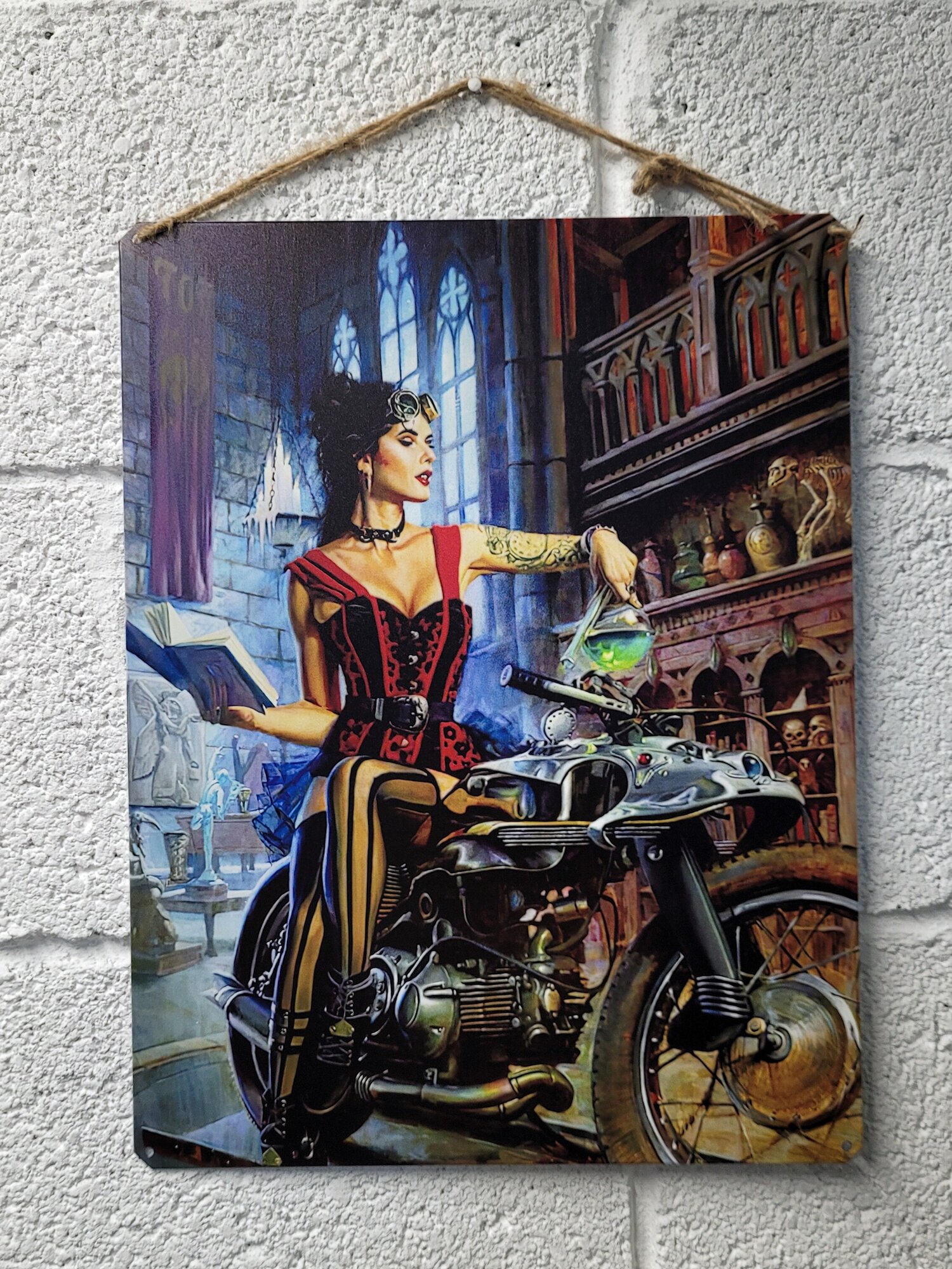 Готовый подарок, девушка и мотоцикл винтажный постер 20 на 30 см, шнур-подвес в подарок