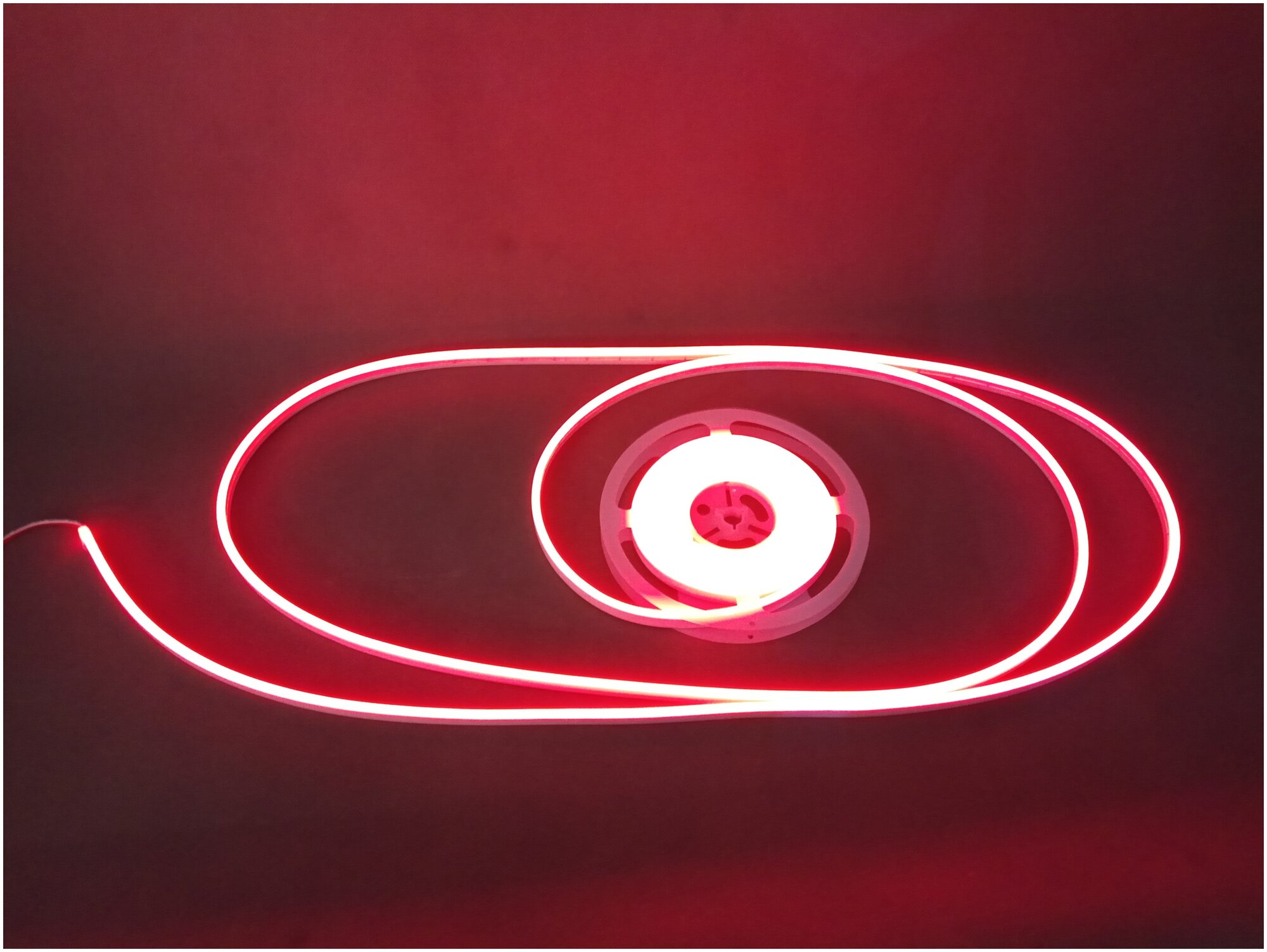 Гибкий неон 2835, 120SMD, 12V, красный, 11Вт/м, (5метров, 6*12mm) - фотография № 1