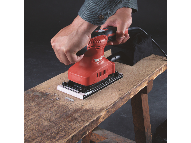 Вибро шлифовальная машина Makita M9203 190вт