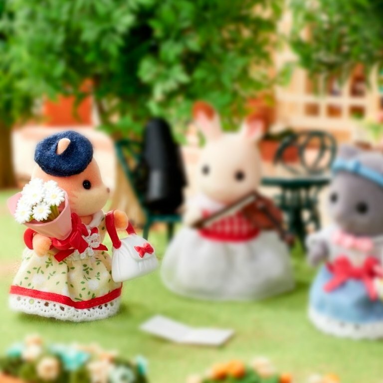 Sylvanian Families Набор "Желтое платье" и аксессуары 2115