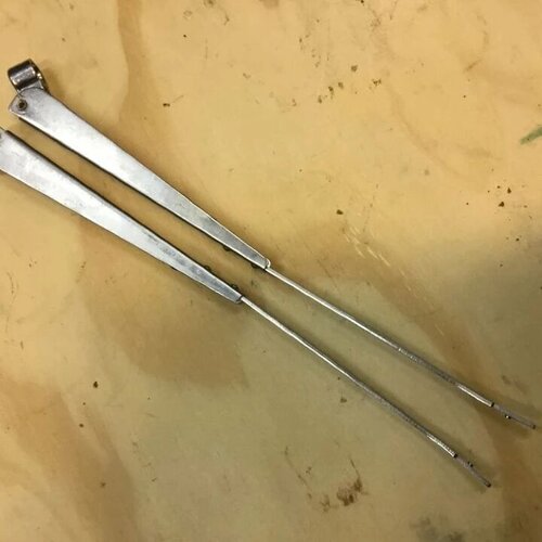 Щеткодержатель УАЗ-452 н/о (прав.) (прямой)