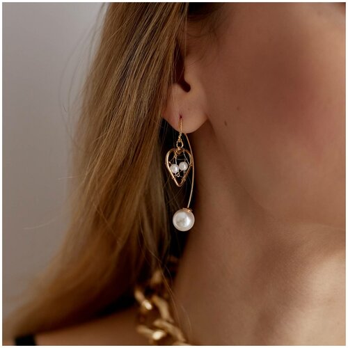 Серьги женские из жемчуга длинные висячие позолоченные, бижутерия украшение в виде сердца, амулет 