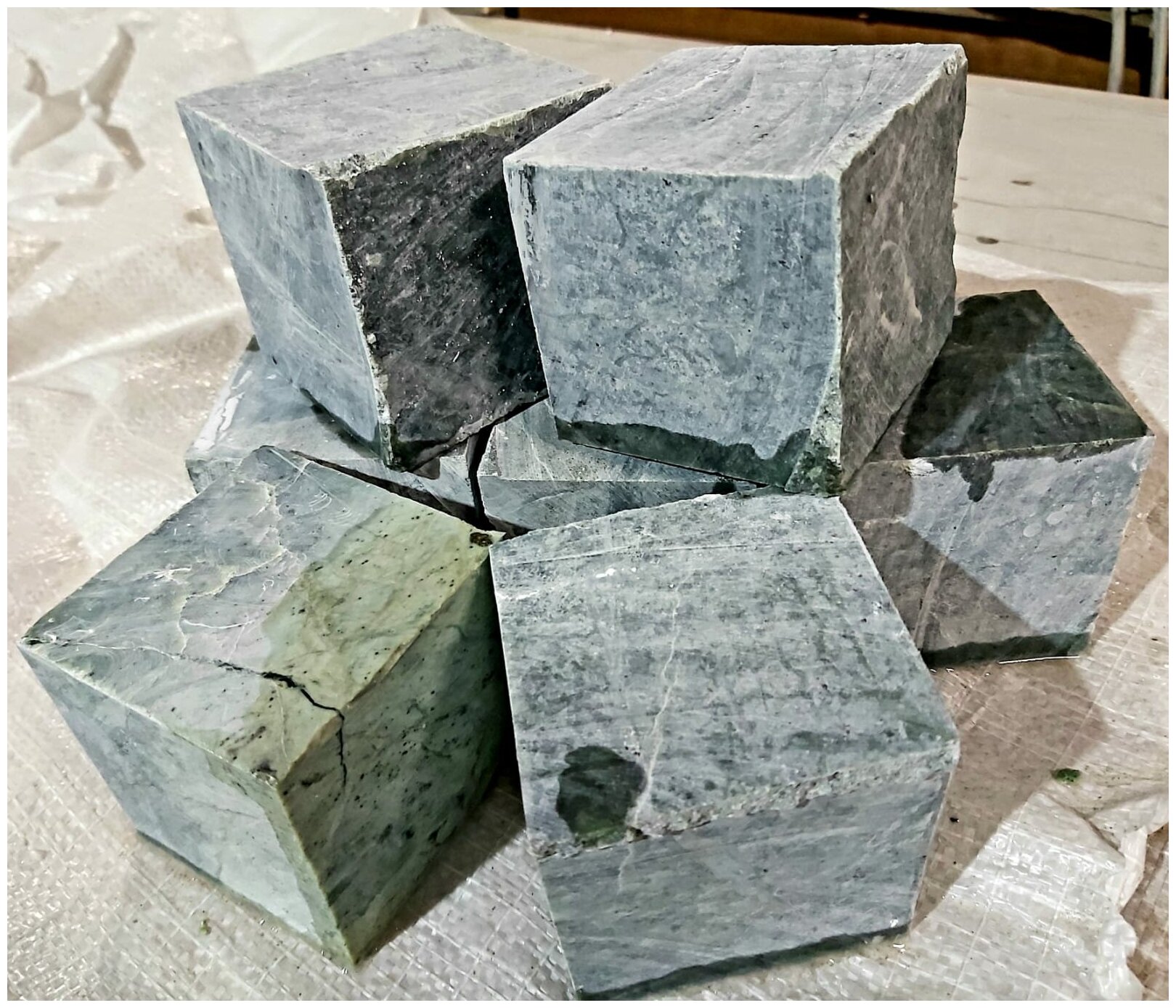 Нефрит для бани и сауны. Кубики 8х8х8см., (10,5 кг) - фотография № 3