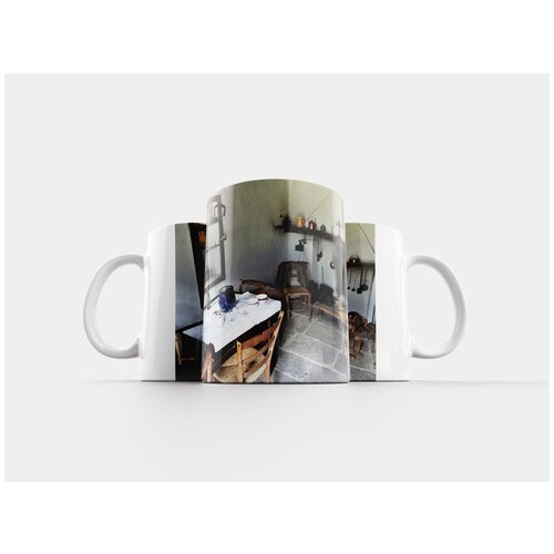 фото Кружка "музей, старая мебель, варочная зона" 320 мл lotsprints