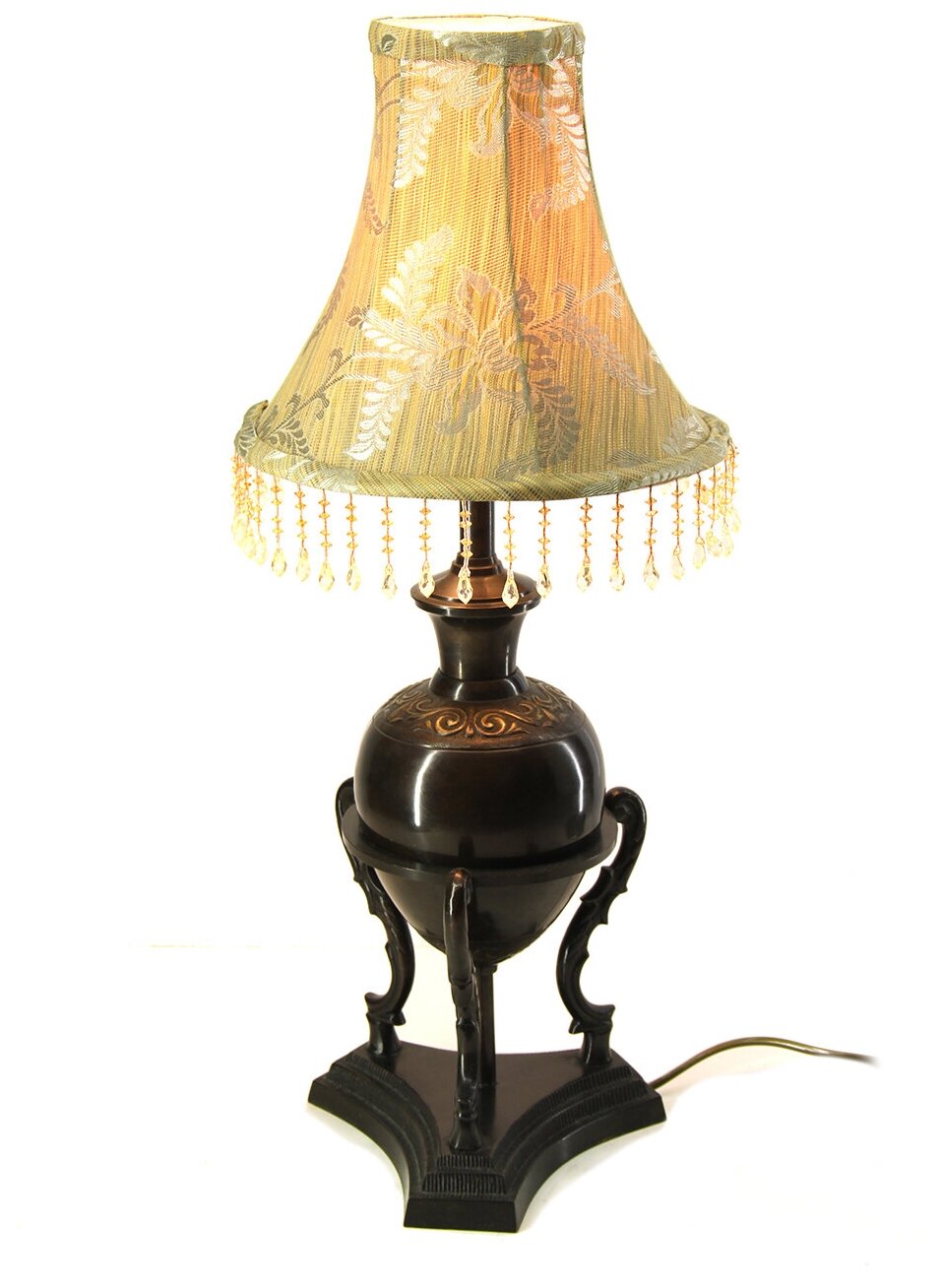 Лампа настольная бронзовая в виде вазы на трех фигурных ножках