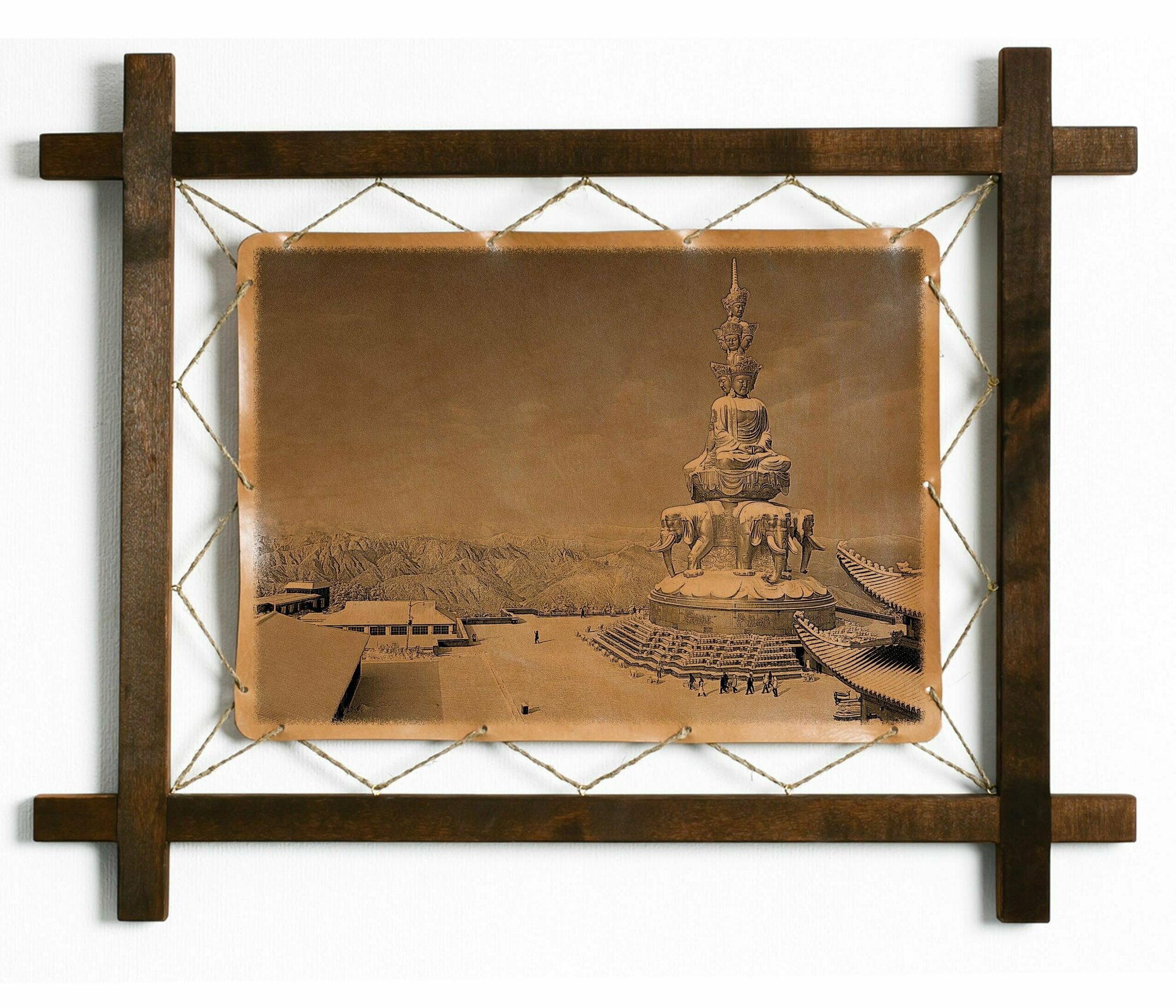 Картина Эмэйшань, гравировка на натуральной коже, интерьерная для украшения и декора на стену в деревянной раме, подарок, BoomGift