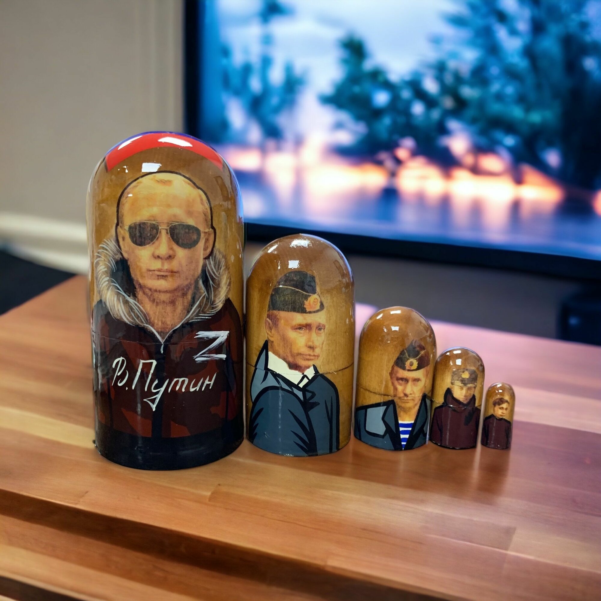 Матрешка авторская "Путин В. В. - Z" 10.5 см 5 мест Ручная работа